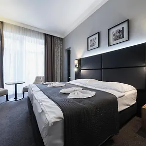 Hotel Noir, Prague
